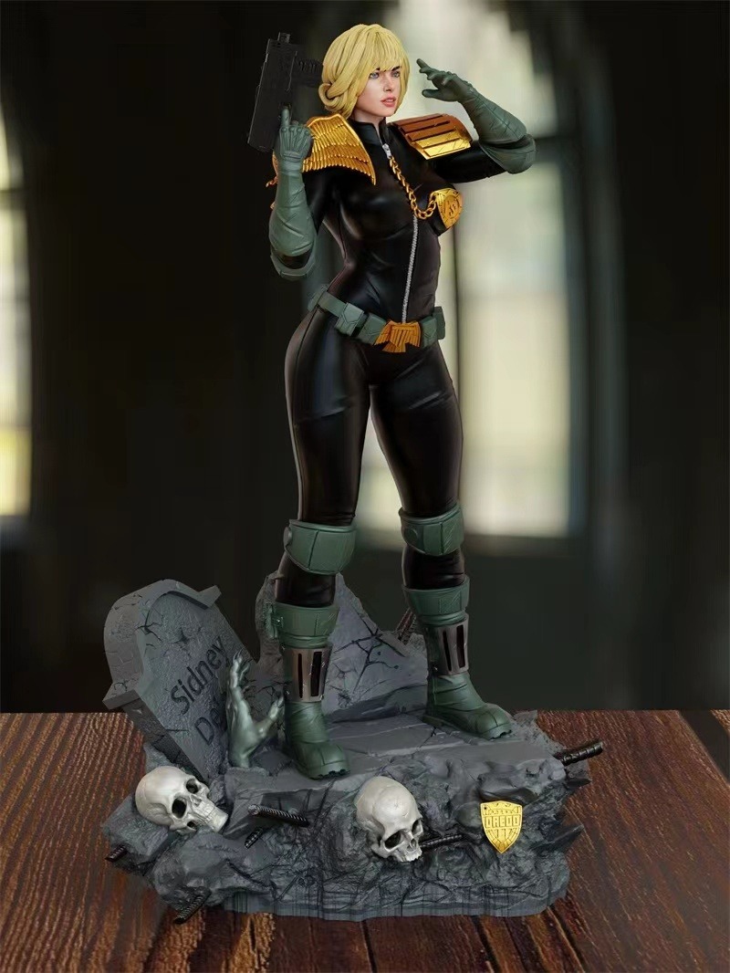 1/24 Scale Cassandra Anderson  - Model Kit Judge review and price