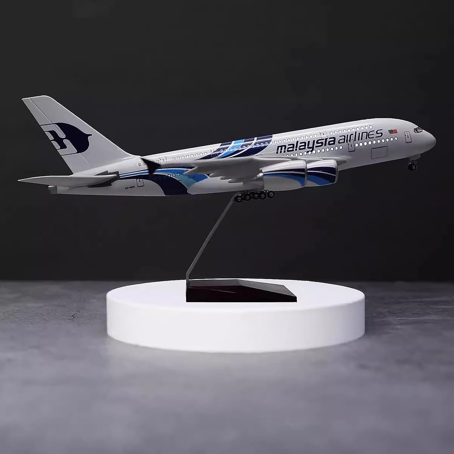 1:160 Scale Malaysia Airlines  - Model Kit Planes review and price