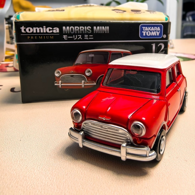 TOMY Premium Black Box 1:12 Sc - Model Kit Bmw review and price